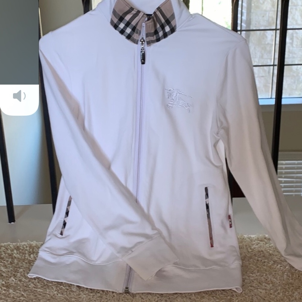 BURBERRY HOODIE!! Beautiful for this weather!!